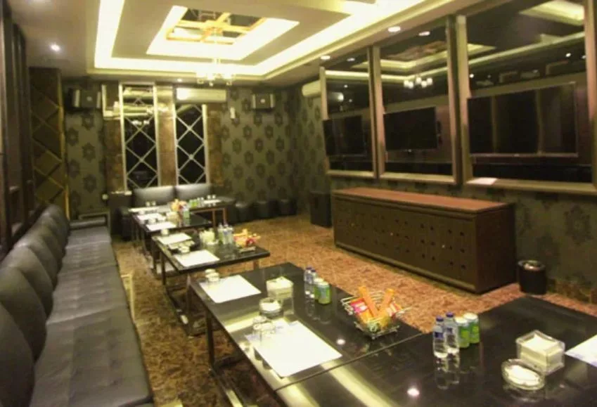 lounge & karaoke-ec bali