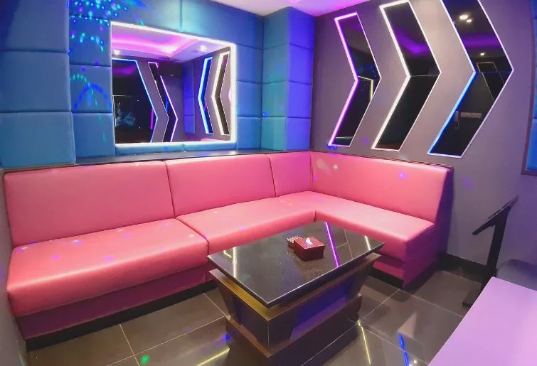 lounge & karaoke-zero4 bali